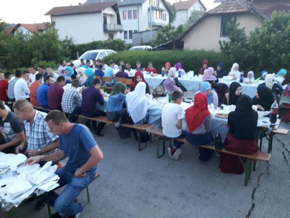 19184371_1705504396156428_1585509570_n