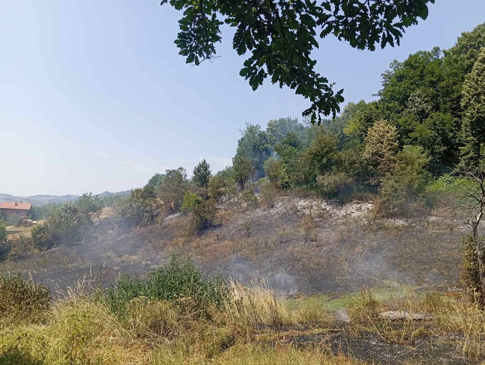 Vatrogasci u TK imali četiri intervencije: Gorio krov porodične kuće, nisko rastinje i piljevina